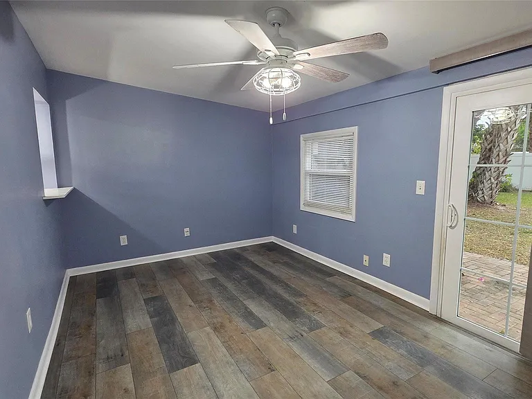 426 Tulip Dr — Photo 11