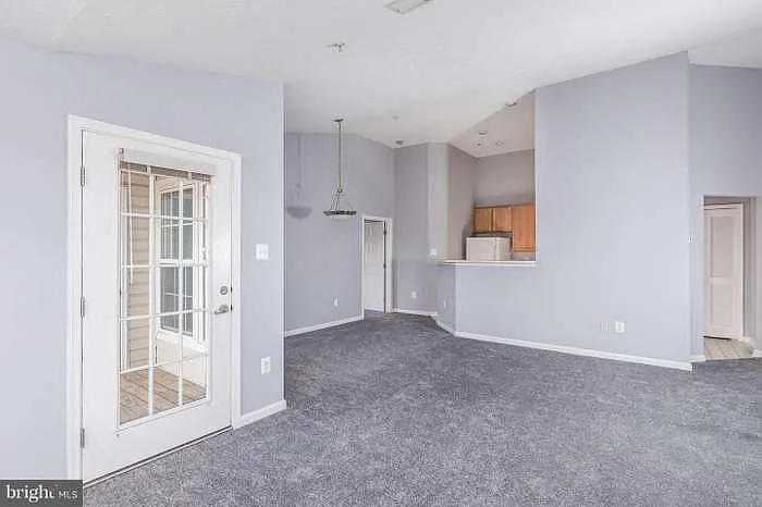 3033 Hunting Ridge Dr — Photo 22