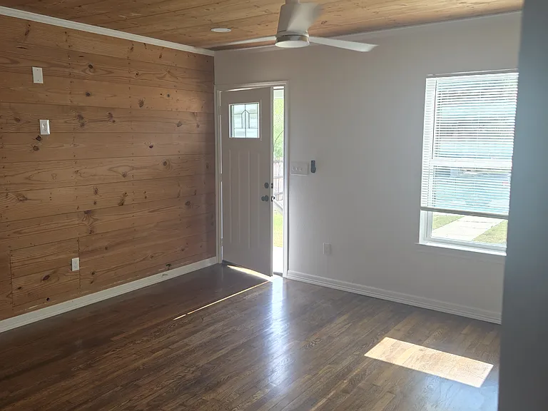 415 N 23rd St — Photo 12