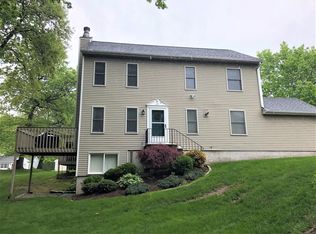 9 Leo J Ln, Manchester, CT 06042