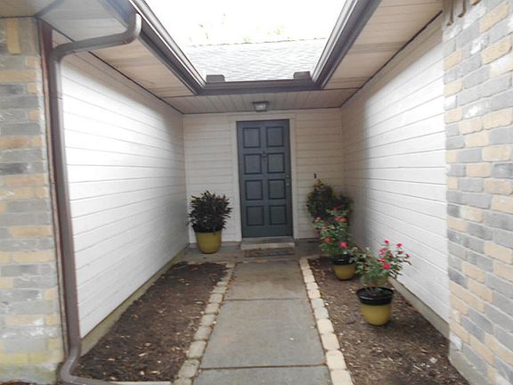 4th image of 5613 Sugar Creek Dr