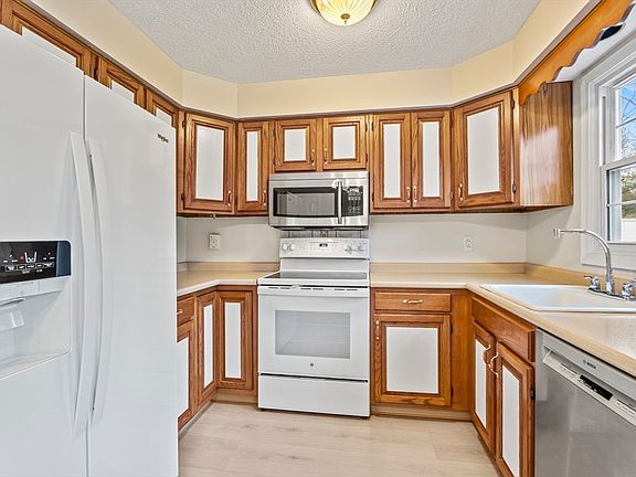 5th image of 503 Heritage Ln Unit 503