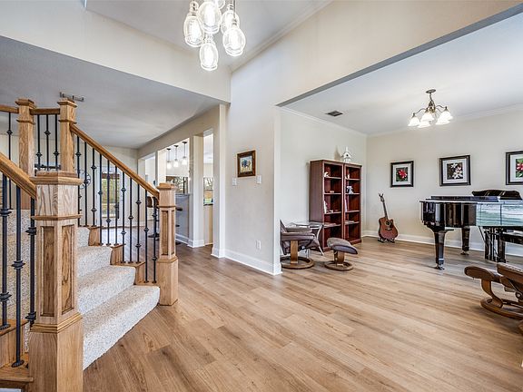 2nd image of 7860 Valley Ridge Dr