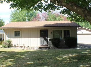 3020 42nd St, Rock Island, IL 61201