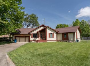 2243 E Meadow Dr, Springfield, MO 65804