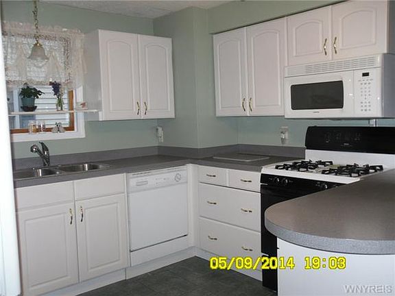 3rd image of 100 Yvonne Ave