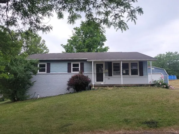 207 N Vanessa Dr, Pleasant Gap, PA 16823