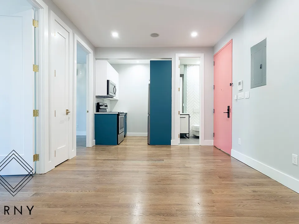 543 Marcy Ave #3L