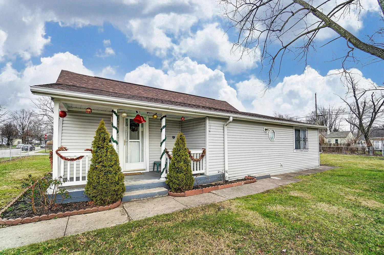 2714 N Hiawatha St photo 1