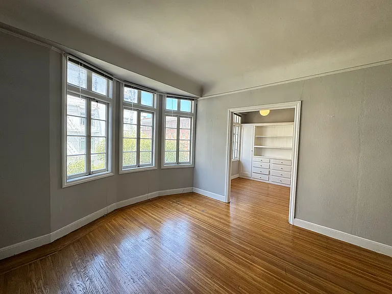 1755 Franklin St — Photo 24
