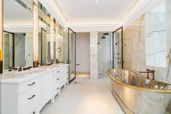 Rented by Societe Real Estate | media 12