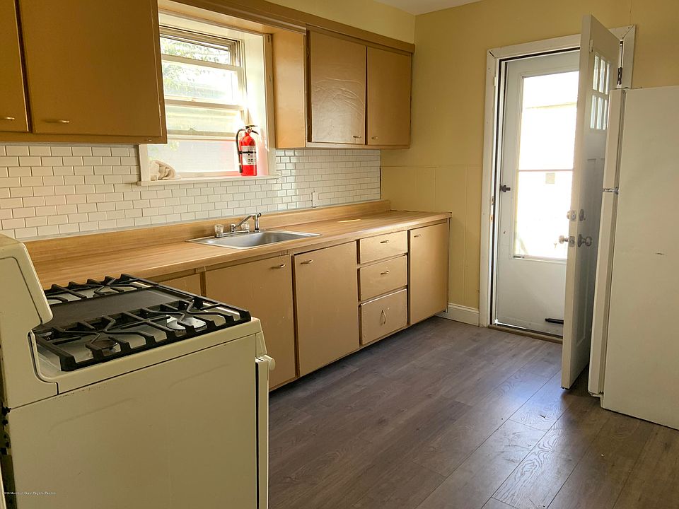 2nd image of 54 Oak St #56