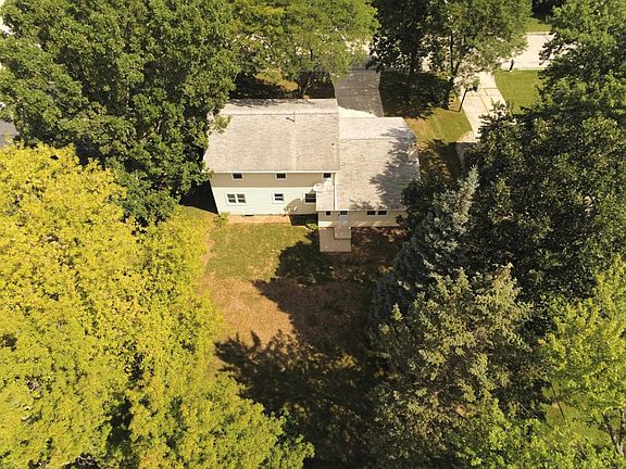 4th image of 714 Green Valley Ave
