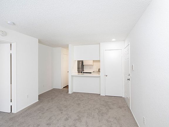 4th image of 4457 Temecula St #204