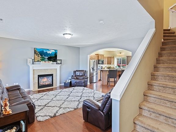 4th image of 1001 W Highpeak Dr