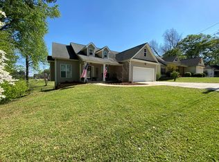 517 Oak St, Bremen, GA 30110