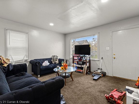 4th image of 15364 Lawton St