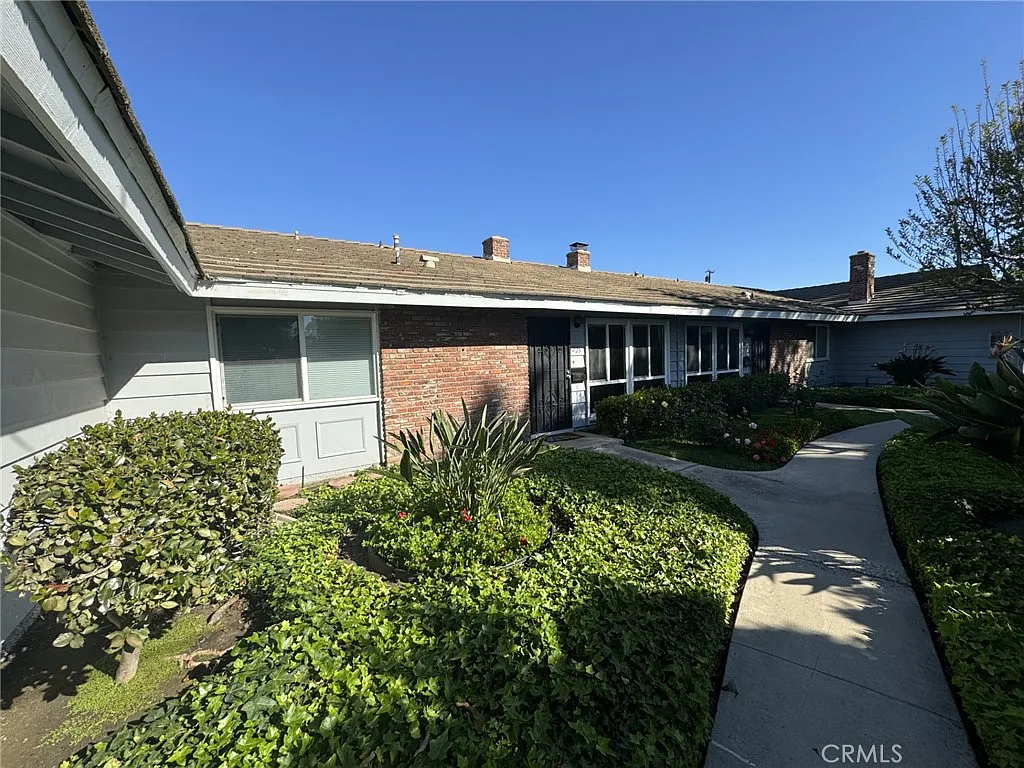 2 bed, 1152 sqft, $3,400 — Photo 2