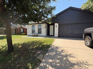 7115 Ocho Rios Dr, Fort Worth, TX 76137