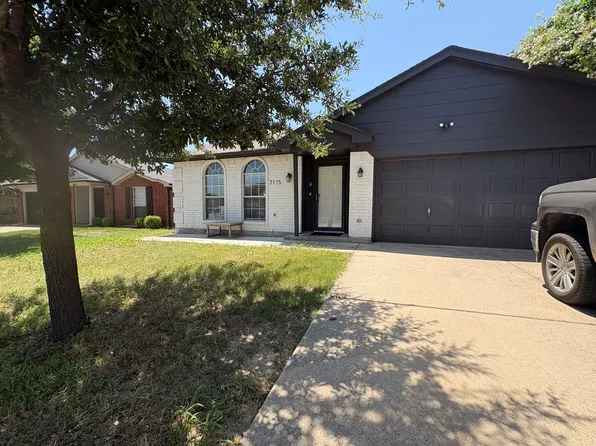 7115 Ocho Rios Dr, Fort Worth, TX 76137