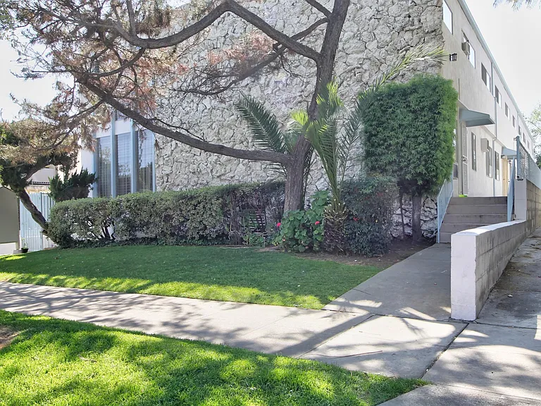 1831 Ramona Ave #2 — Photo 2