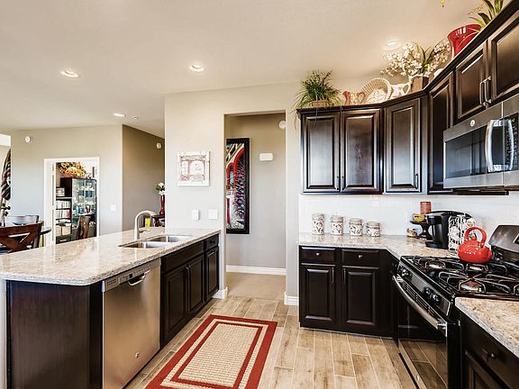 2425 W Bronco Butte Trail Unit-large-008