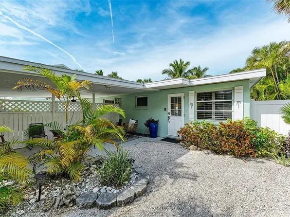 204 65th St #B, Holmes Beach, FL 34217
