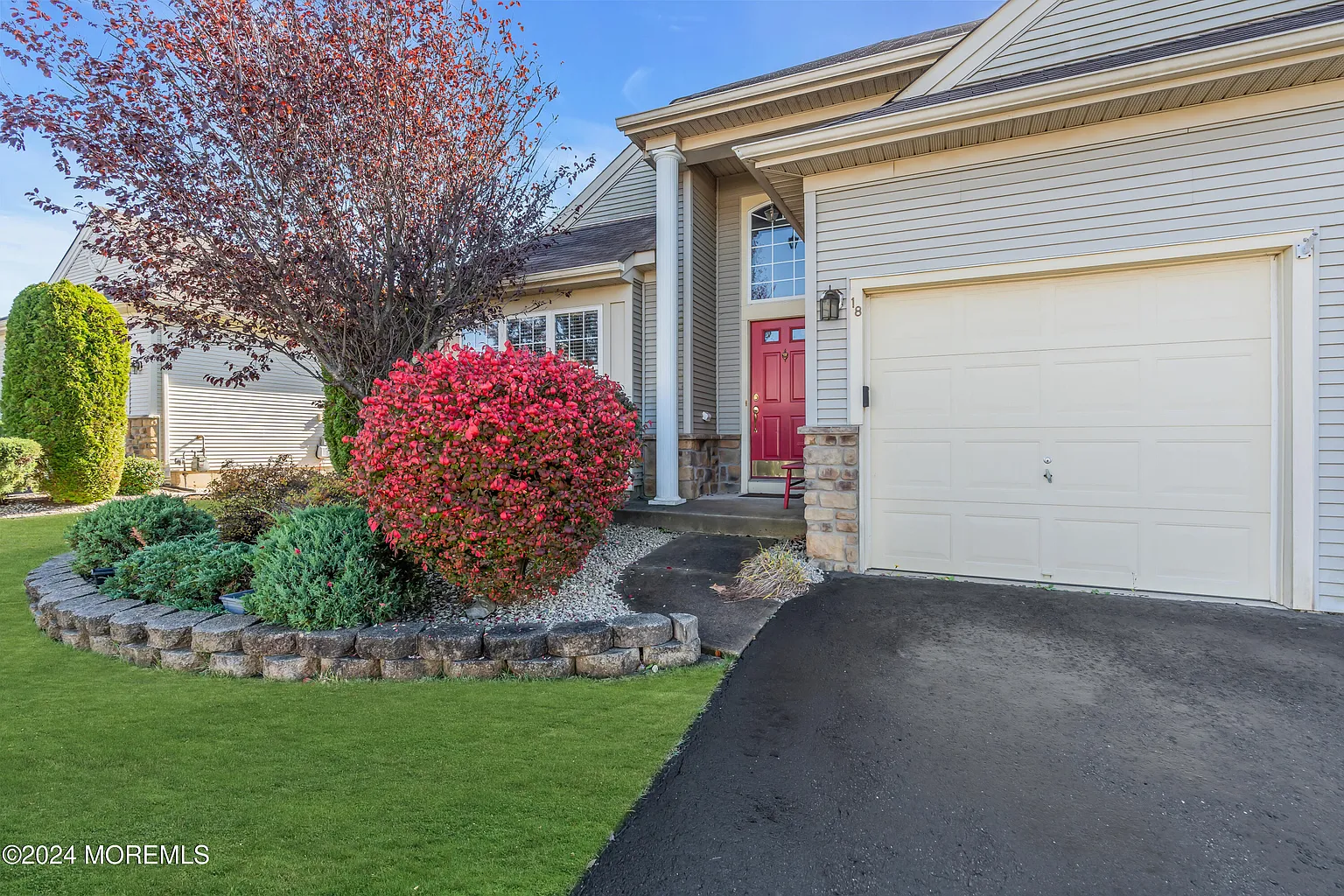 18 Donatello Drive photo 1