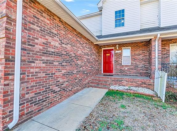3rd image of 905 Linney Ln #A