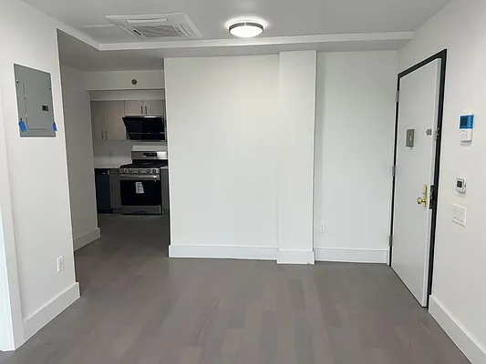 Rented by Tru International Realty Corp | media 8