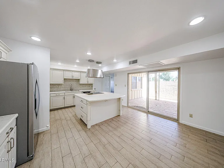 8333 E Orange Blossom Ln — Photo 6