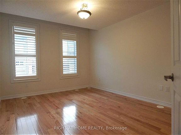 4th image of 2435 Greenwich Dr #70