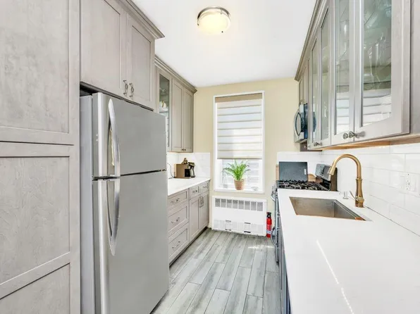 9201 Shore Road image 3 of 30