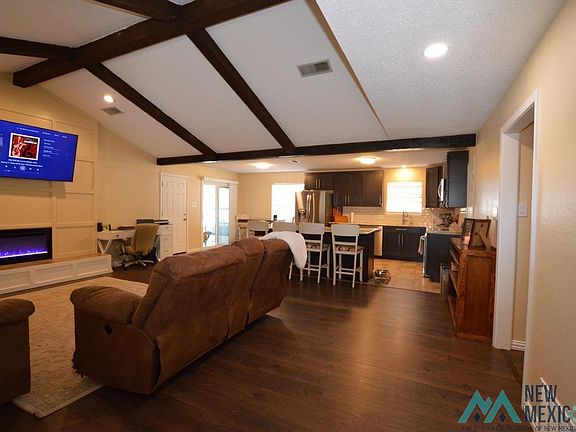 3rd image of 508 Rosewood Dr