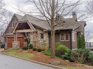 29 S Point Dr, Asheville, NC 28804