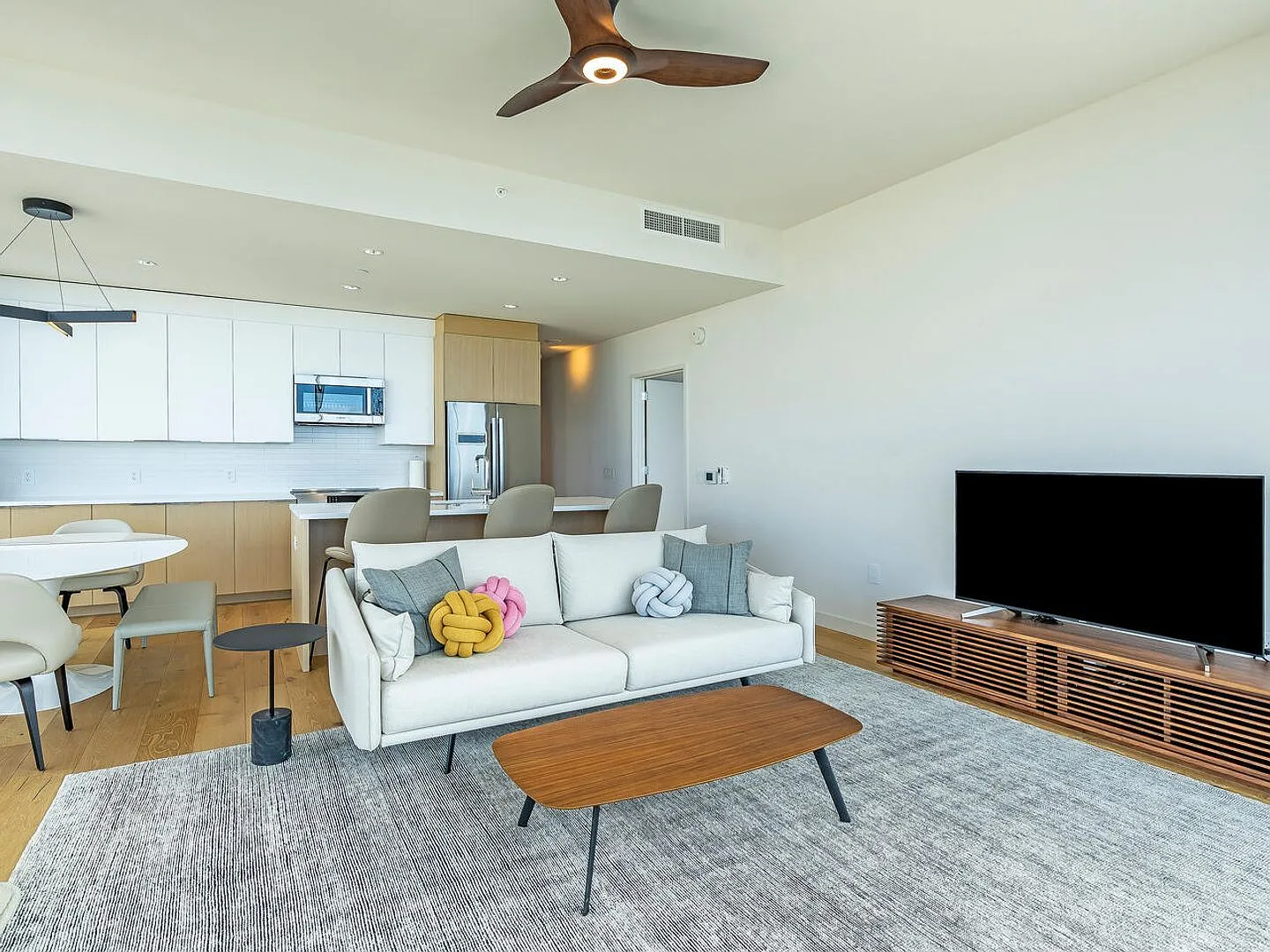 Ae'o 3901 - Most Desirable 3BR/3BA Corner Unit — Photo 3