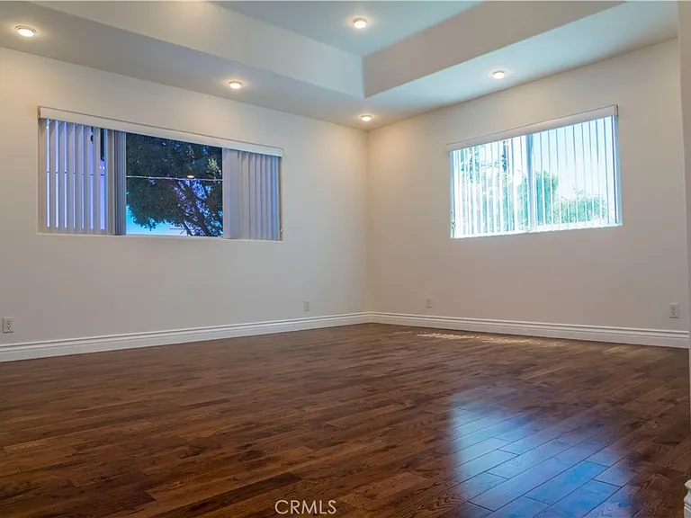 529 S Bandini St — Photo 4