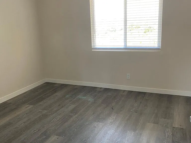 2813 Menlo Ave — Photo 17