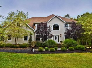 123 Easy St, Long Pond, PA 18334