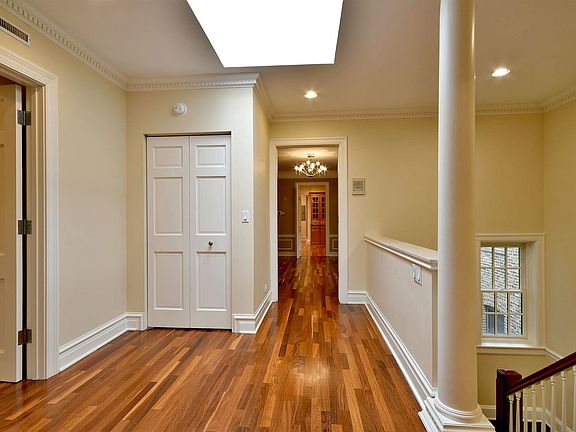 4th image of 2734 N Mildred Ave #3