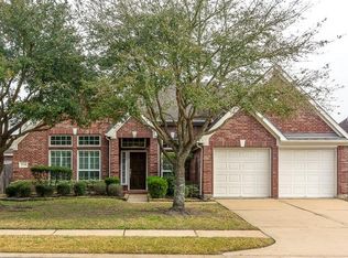 11709 Summer Brook Ct, Pearland, TX 77584