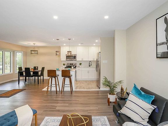 5th image of 568 Puritan Dr