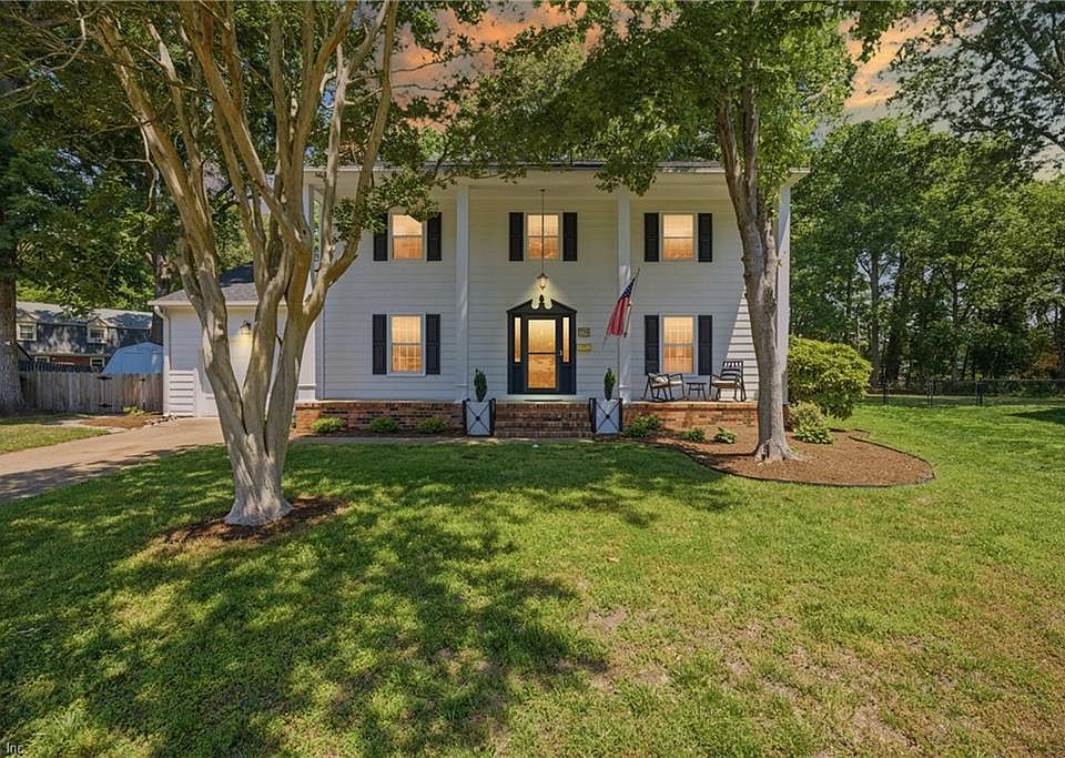 1st image of 729 Lexington Cir