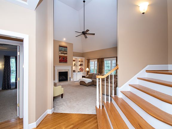 5th image of 5115 Meadowlark Glen Ln