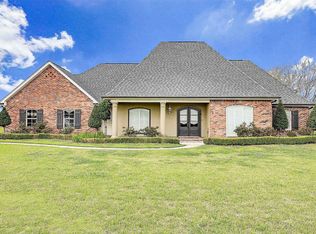 214 Lake Decade Ct, Houma, LA 70360