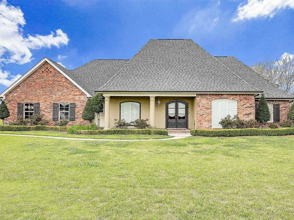 214 Lake Decade Ct, Houma, LA 70360