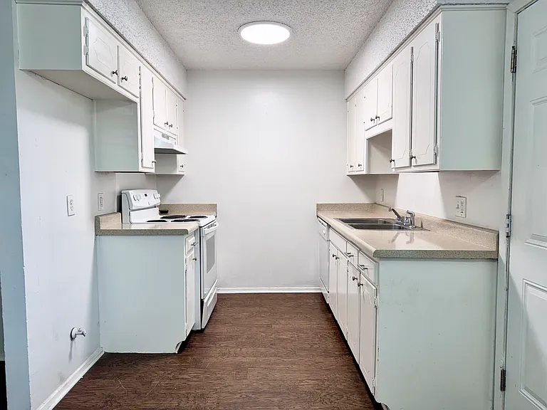 441 SW Thomas St #B — Photo 5
