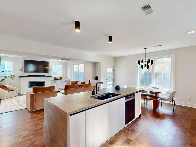 1220 Lomax Ave — Photo 19