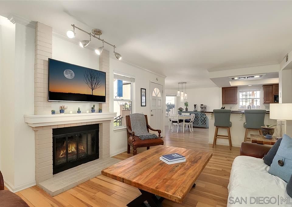 1st image of 4011 Louisiana St Unit 3