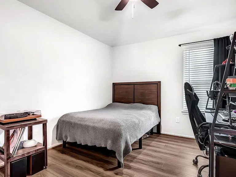 7330 Anathia Dr — Photo 11